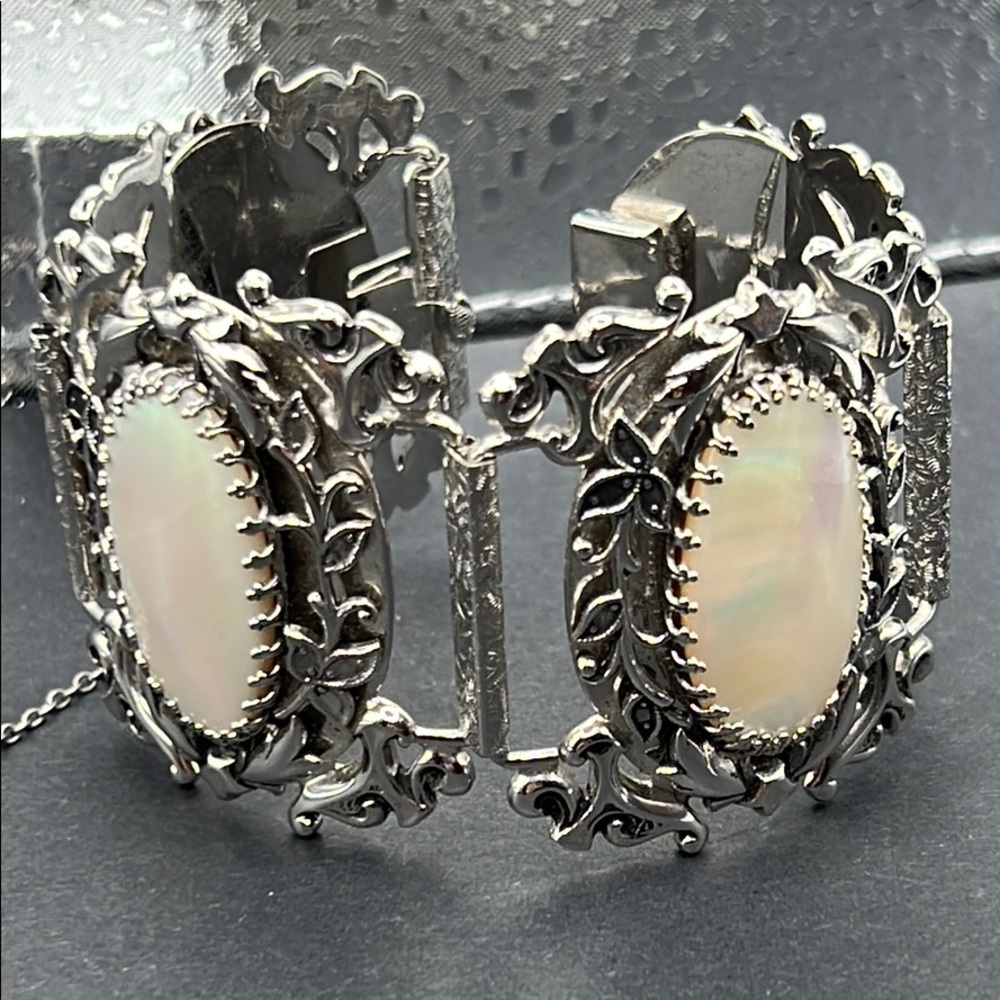 Vintage Whiting & Davis MOP bracelet